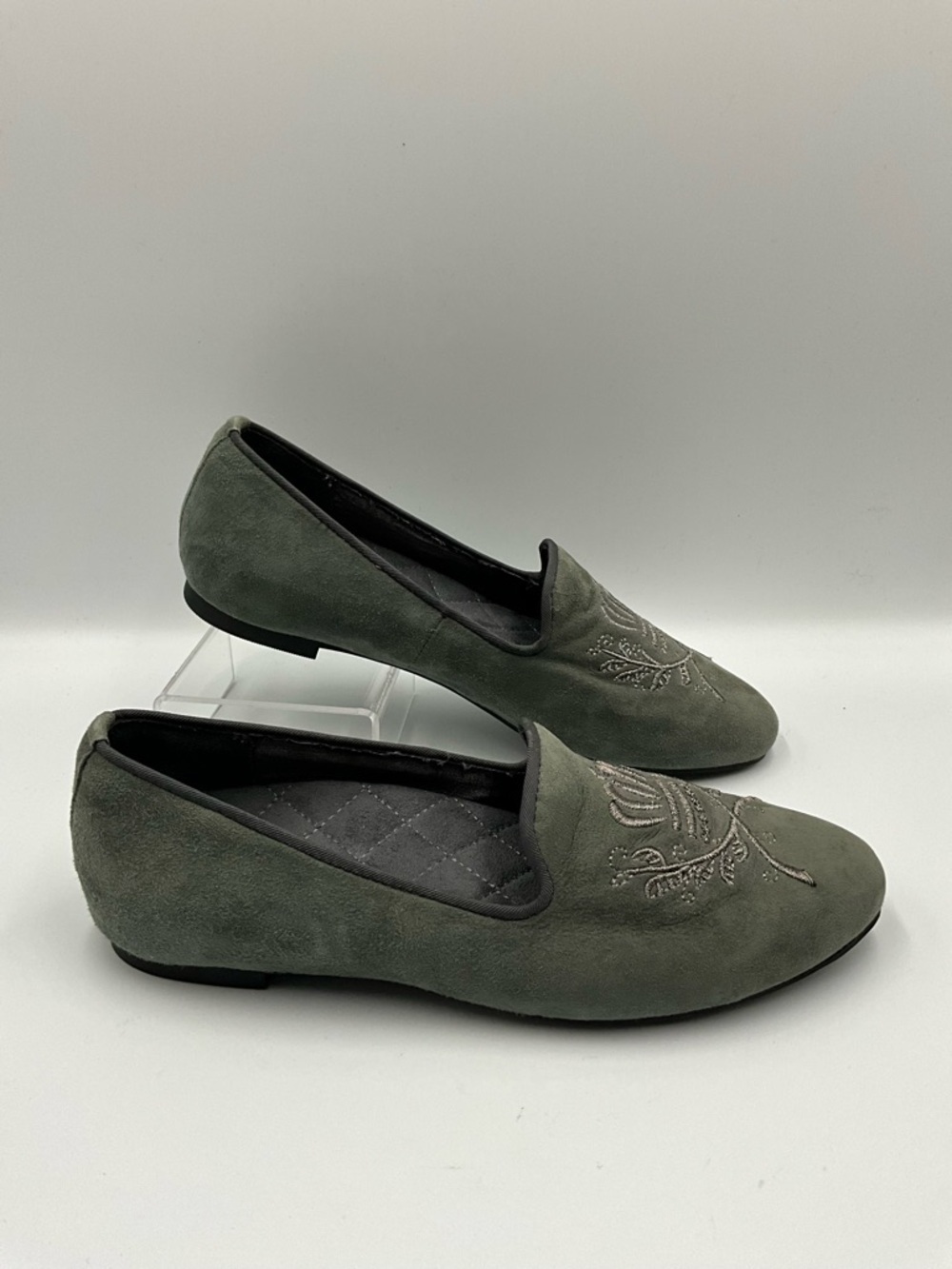 Vionic Loafers Size 6.5 Olive Green Suede Embroidered Loafers - Picture 4 of 6